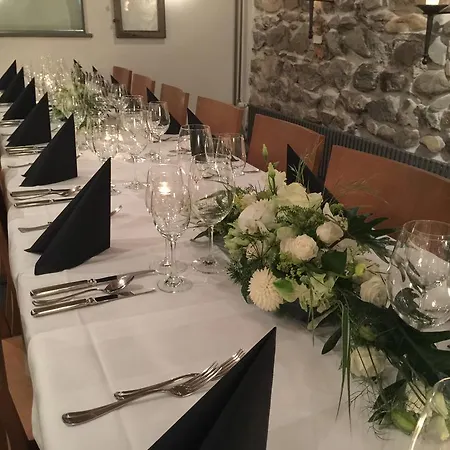 Fueuergaessli'S Boutique Suite Тун